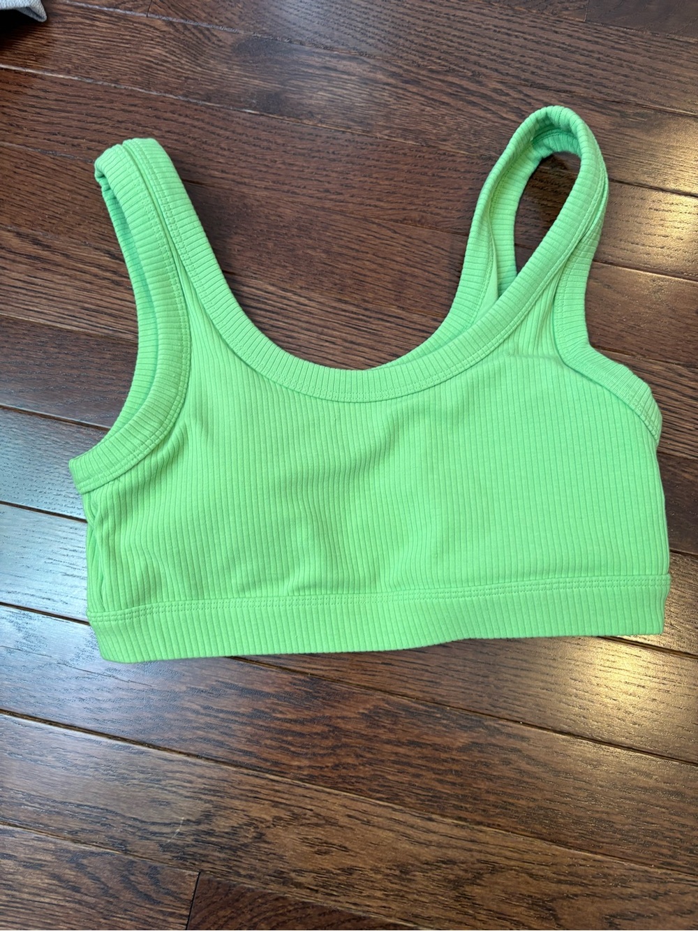 ALO Wellness Bra - Green Apple